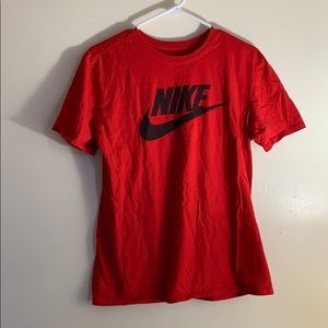 Men’s M The Nike Tee Athletic Cut Short Sleeve Tee